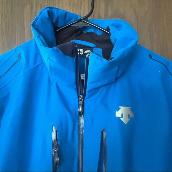 Descente Insulated WaterProof Interior Pockets Ski Jacket - Picture 4 of 16